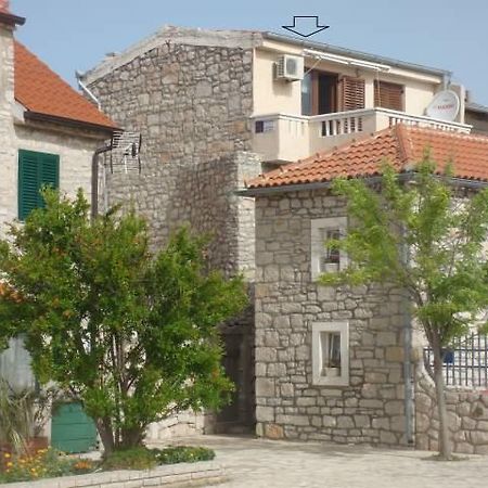 Appartamento Apartman Klarin - Old Stone House Jezera Esterno foto